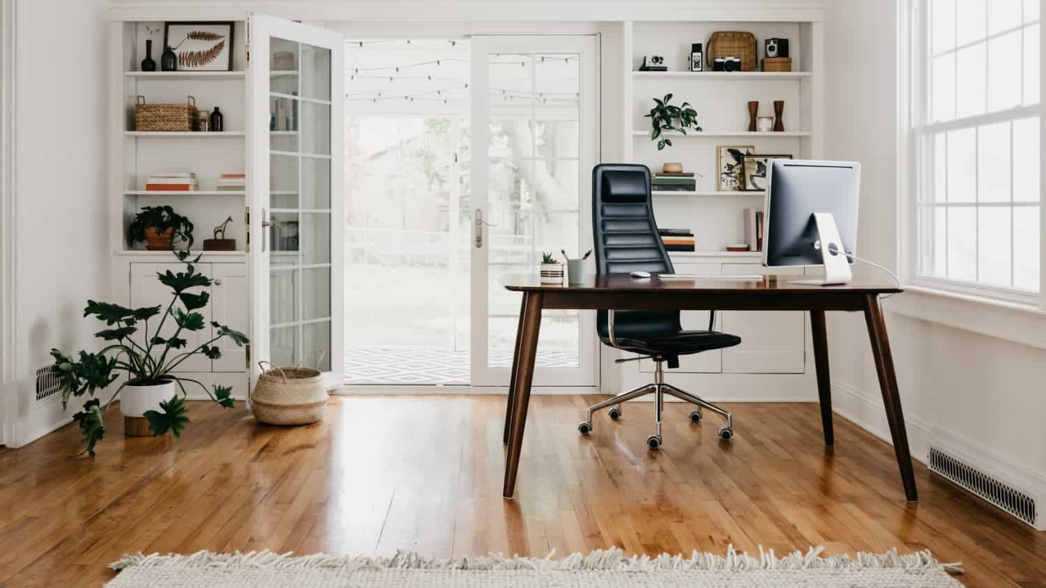 Improve Your Working Space With The Right Office Furniture